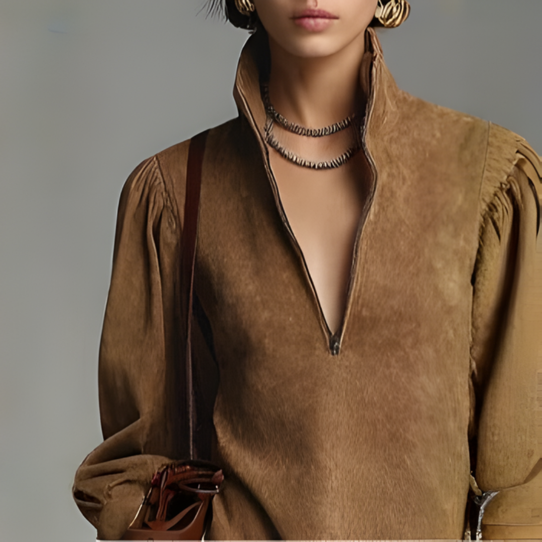 Sabine | Robe mini en daim marron, coupe ample avec fermeture éclair et col roulé